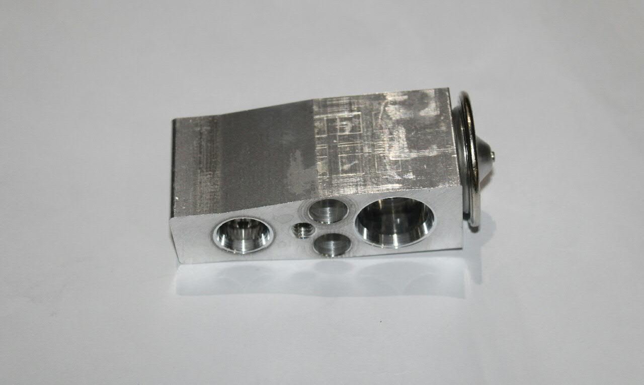 Клапан TRV кондиционера 2Q0816679C VAG