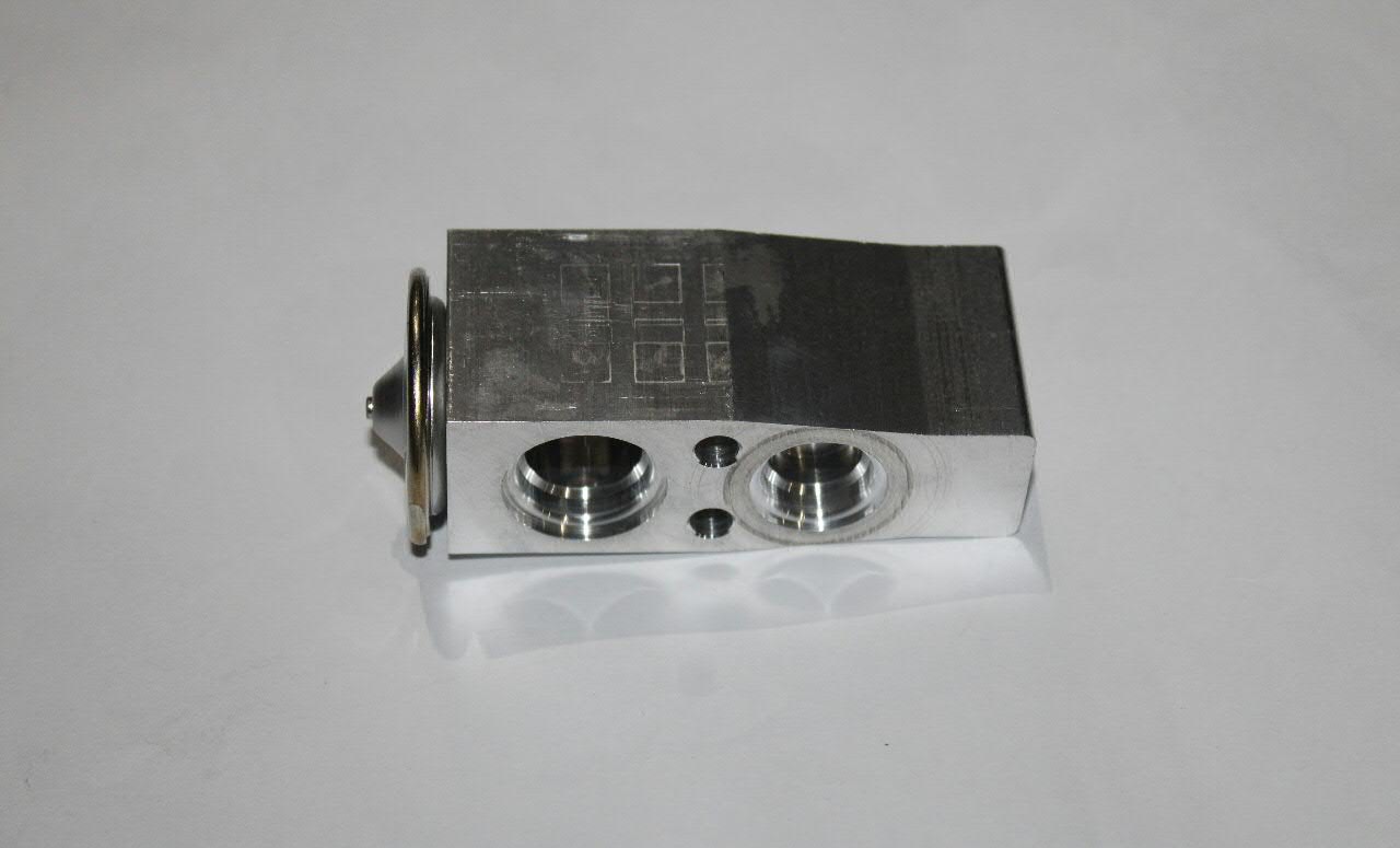 Клапан расширительный VAG 2Q0816679C цена, от 30.36 USD