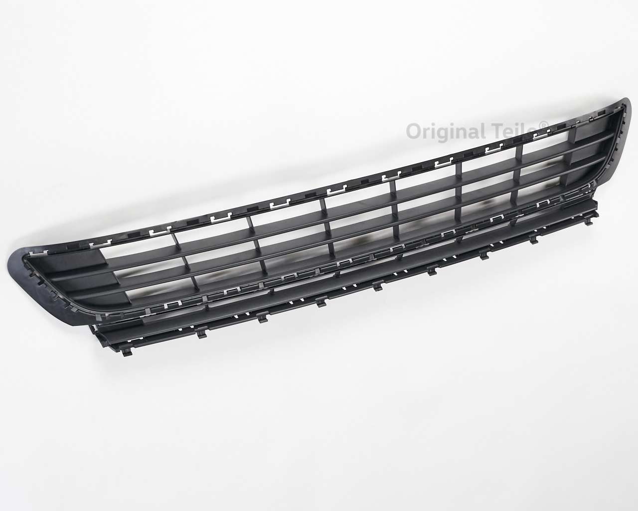 Центральная решетка переднего бампера на Volkswagen Golf ALLTRACK VII BA5, BV5