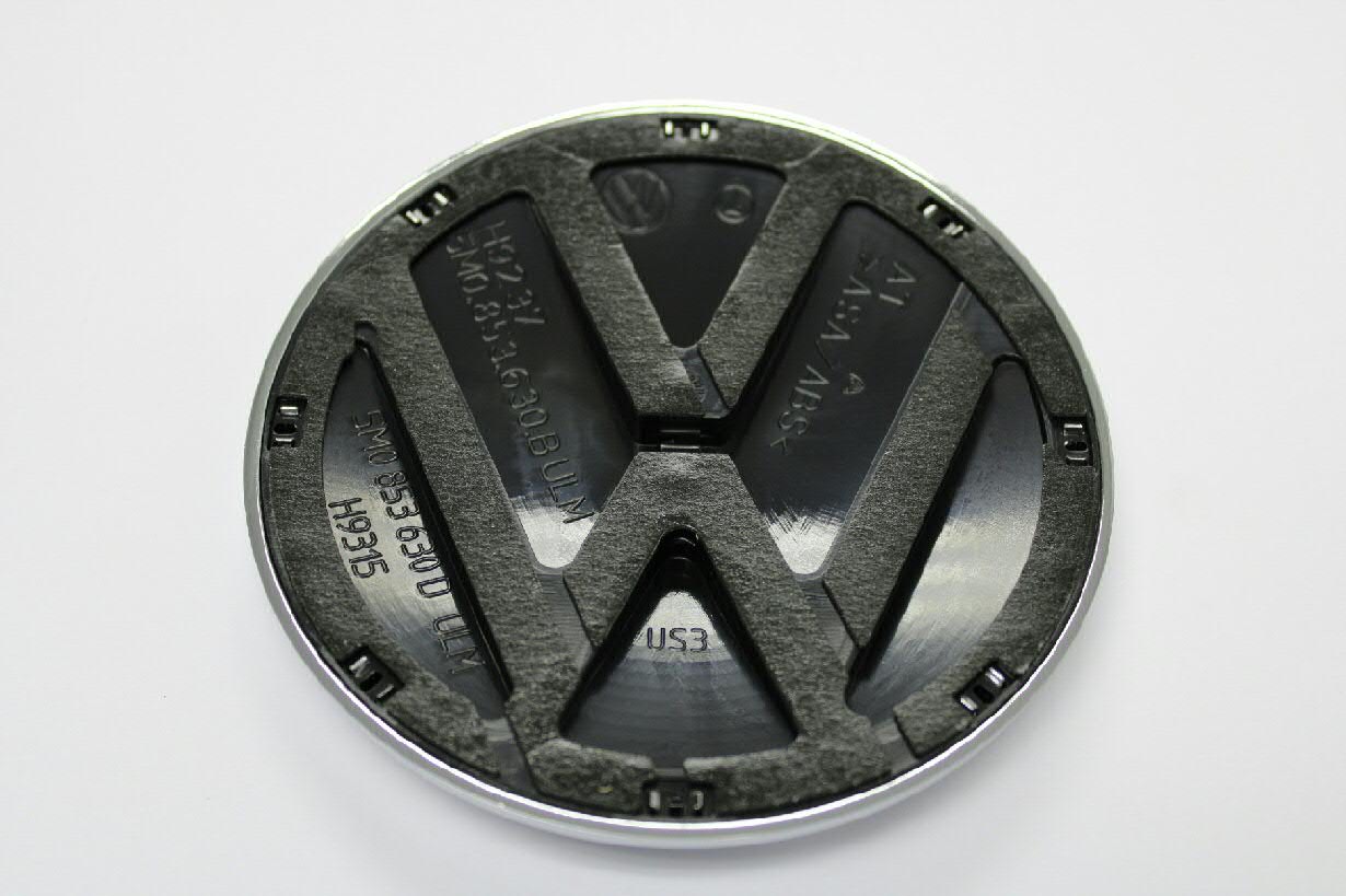 Фирменный значок Volkswagen Golf V хэтчбек (1K1) (2003 - 2010) цена, от 14.74 USD