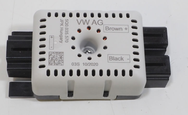 5Q0035570 VAG Усилитель сигнала антенны