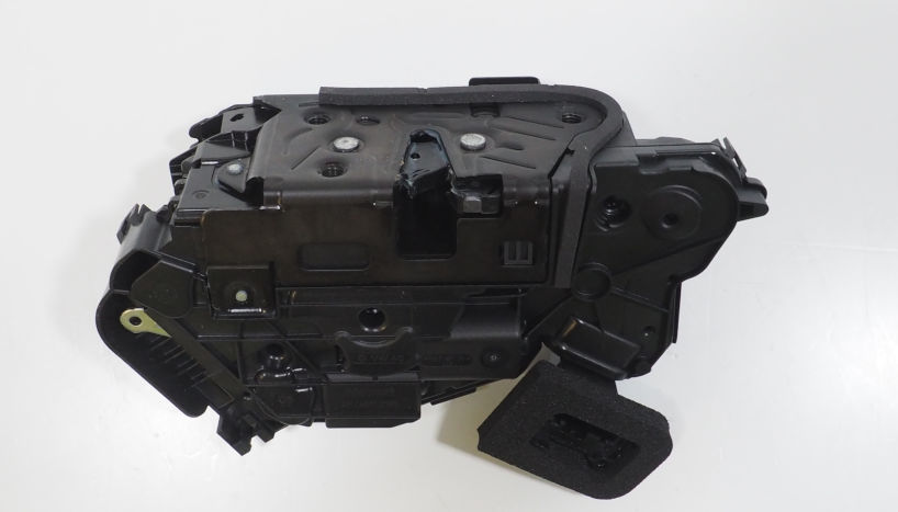 Замок водительской двери 5TB837015B VAG