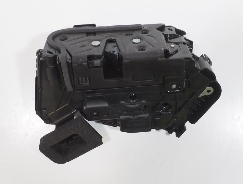 Замок передней пассажирской двери VAG 5TB837016B