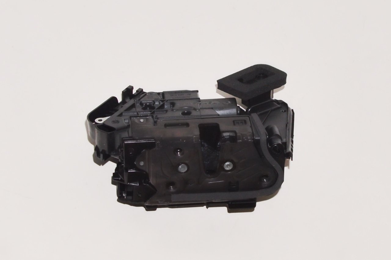 Замок передней правой двери 5TB837016C VAG