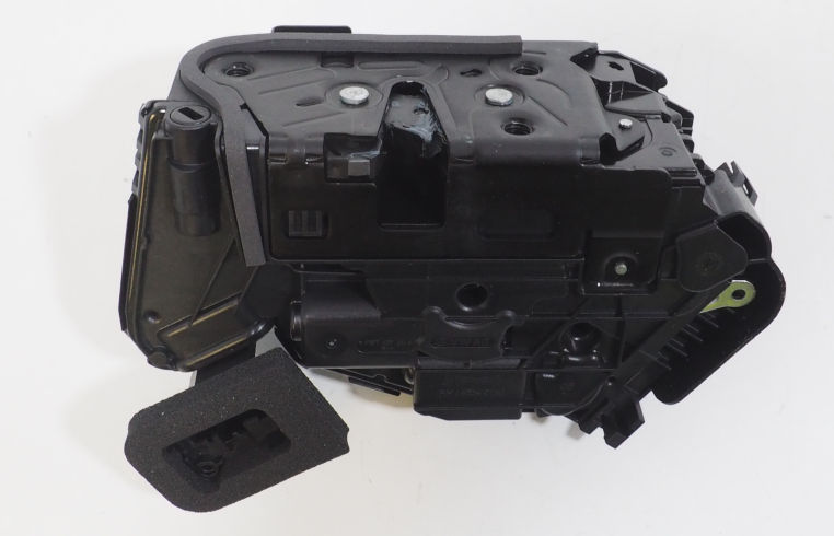 Замок передней правой двери 5TB837016C VAG