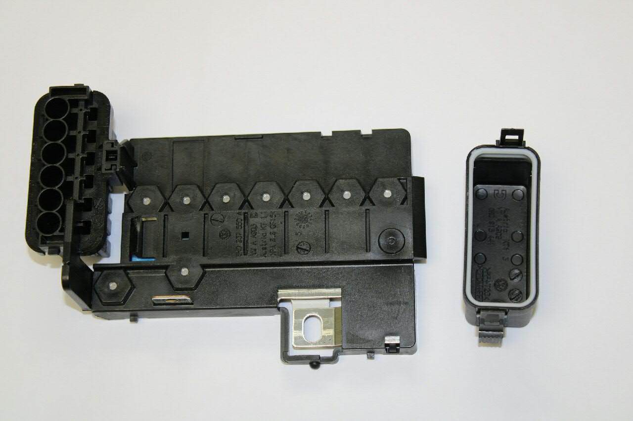 Блок предохранителей 14937003 AND