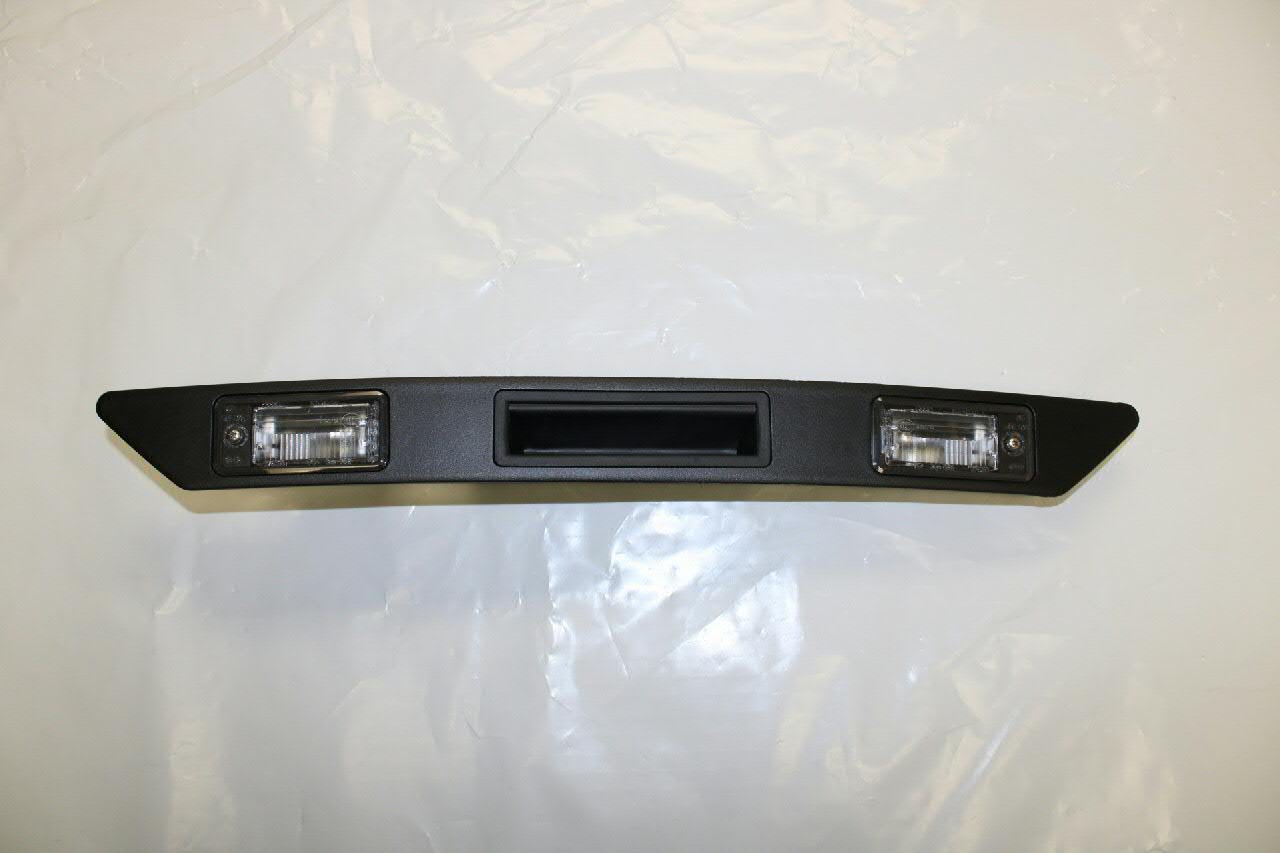 Накладка на крышку багажника VAG 8P48275743FZ цена, от 44.34 USD