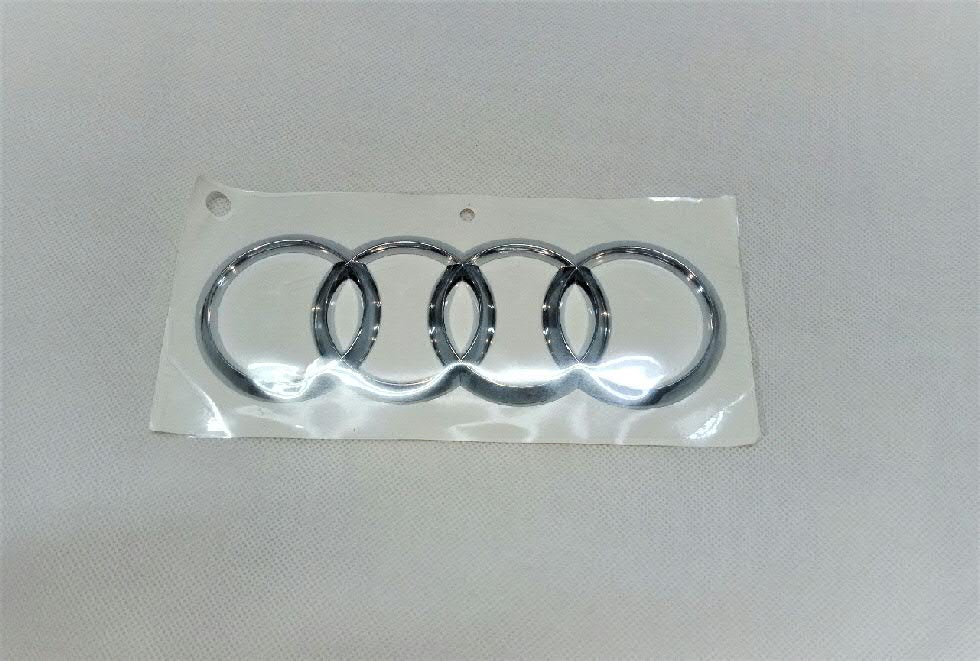 8U08537422ZZ VAG Фирменный значек на багажник