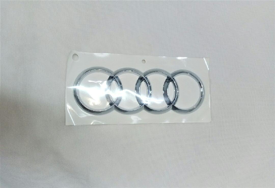 Эмблема крышки багажника 8U08537422ZZ VAG
