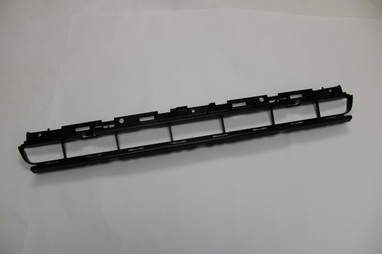 Купить 8W08076839B9 VAG Решетка переднего бампера, центральная