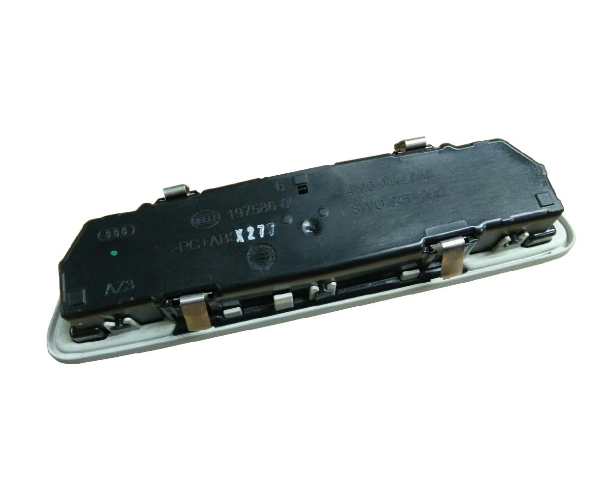 8W0947111BC5 VAG Плафон освещения салона (кабины) задний